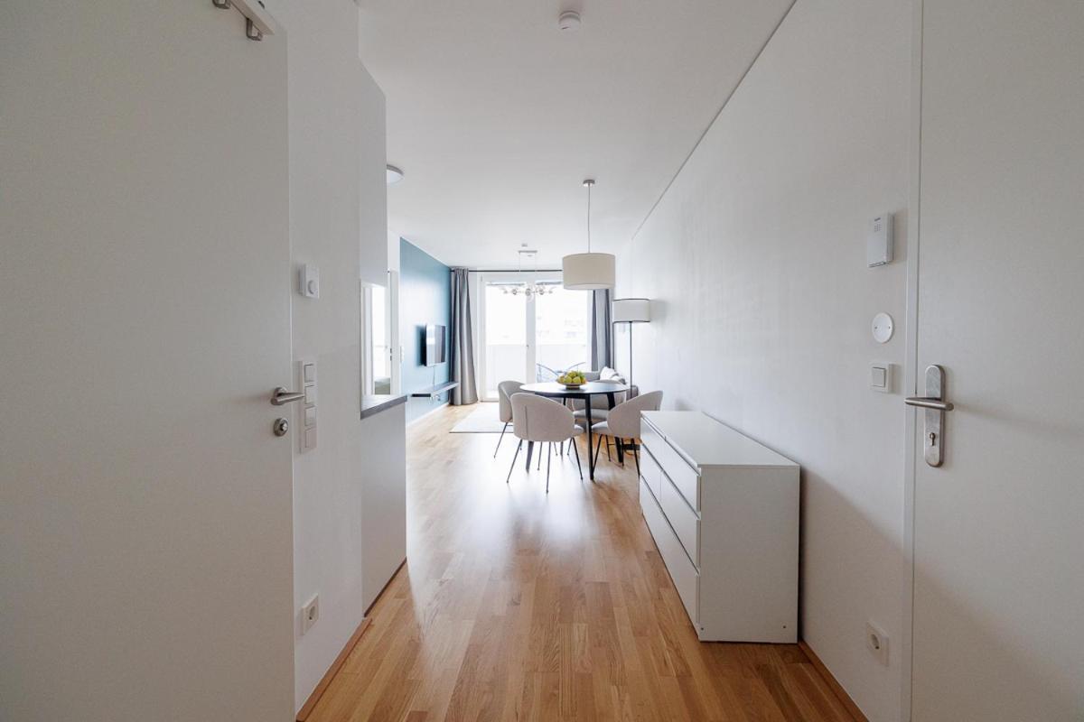 Lovely Apartment In Marina Tower - 10Min To City Center Vienna Exterior photo