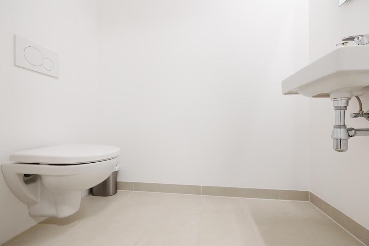 Lovely Apartment In Marina Tower - 10Min To City Center Vienna Exterior photo