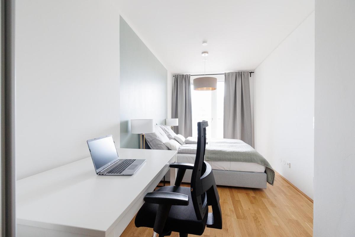 Lovely Apartment In Marina Tower - 10Min To City Center Vienna Exterior photo