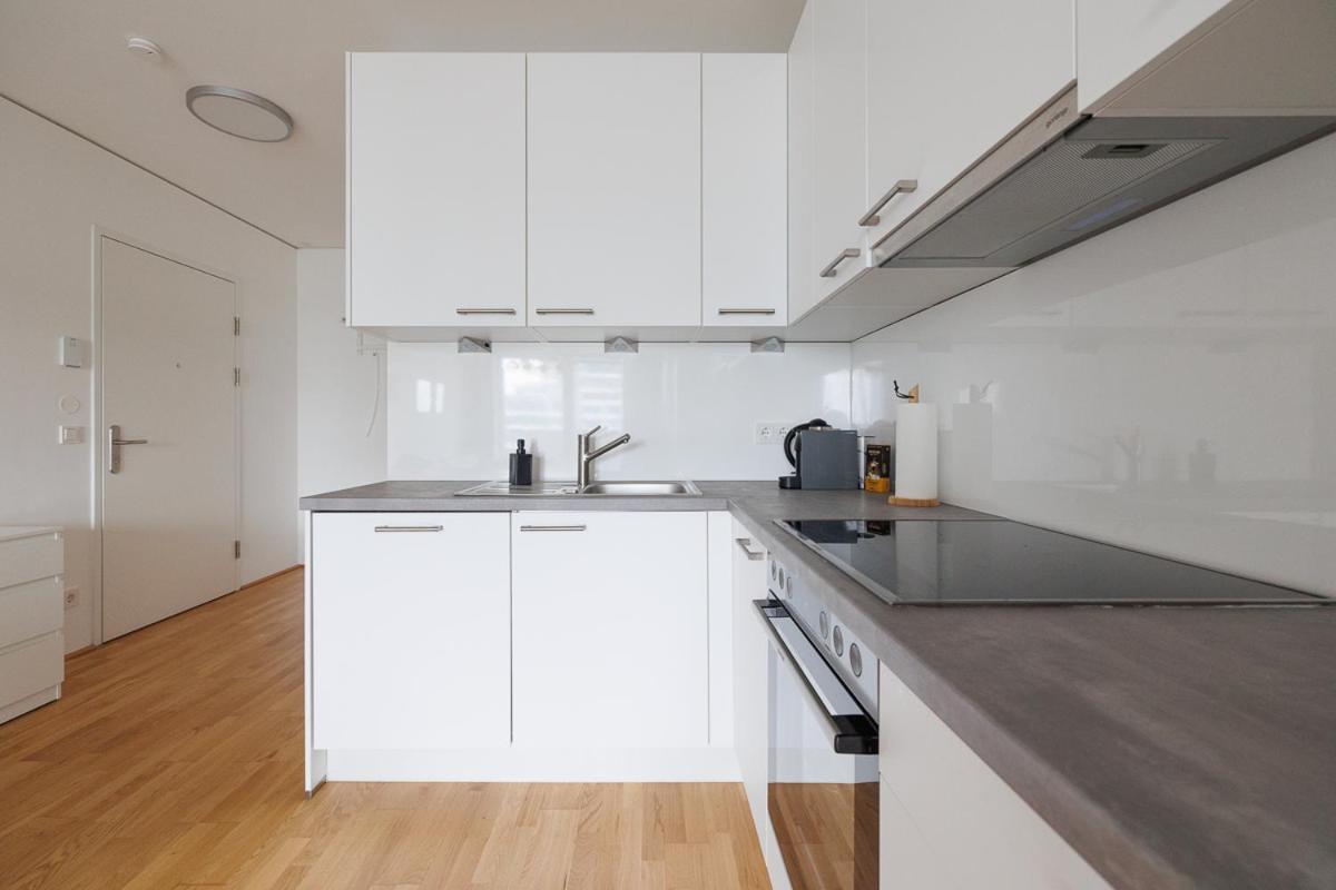 Lovely Apartment In Marina Tower - 10Min To City Center Vienna Exterior photo